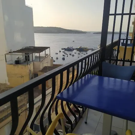 Stelle Marine Court
